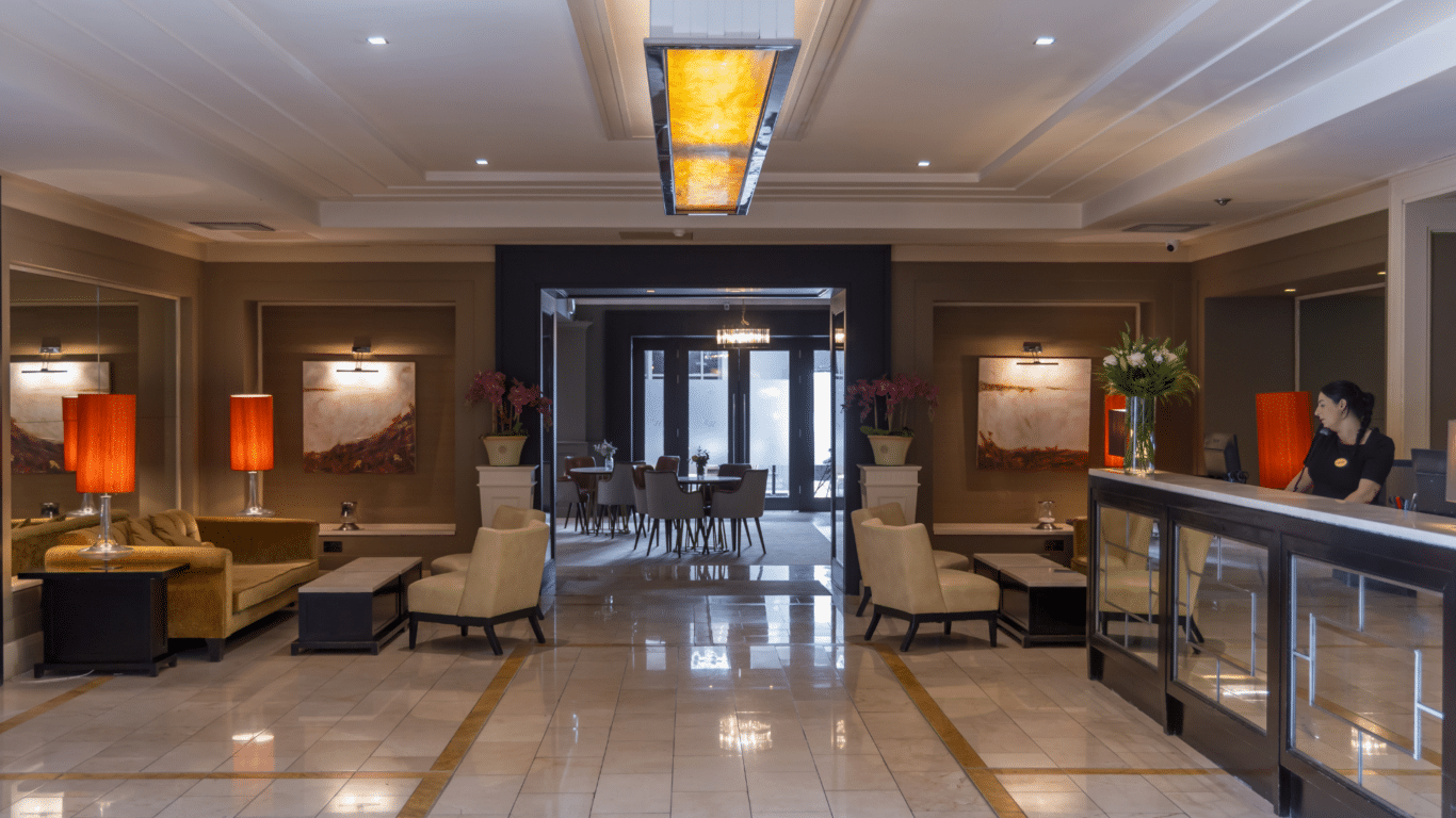 Reception Area Shamrock Lodge Hotel (2)